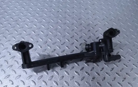 Jaguar XJ X351 Engine coolant pipe/hose 8W9318N348AB