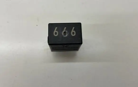 Seat Ibiza IV (6J,6P) Other relay 4H0951253C