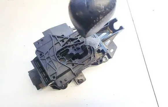 Toyota Avensis T270 Gear shifter/selector 75C584LH