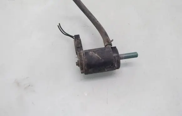 Land Rover Discovery Windscreen/windshield washer pump