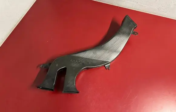BMW X7 G07 Cabin air duct channel 7466100