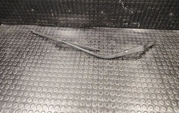 Peugeot 4008 Front wiper blade arm