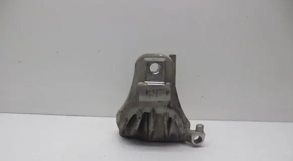 Engine mounting bracket