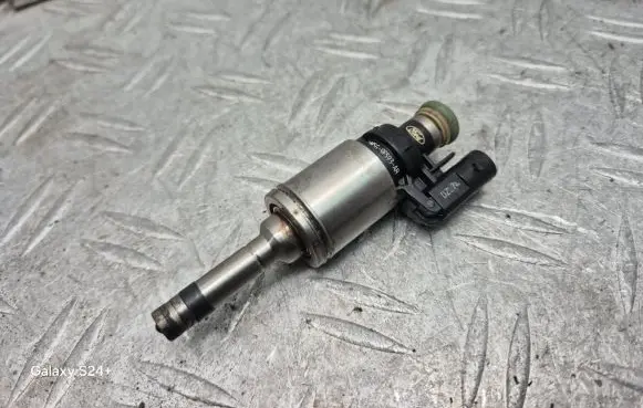 Ford Focus Fuel injector DM5G9F593AB 0261500342