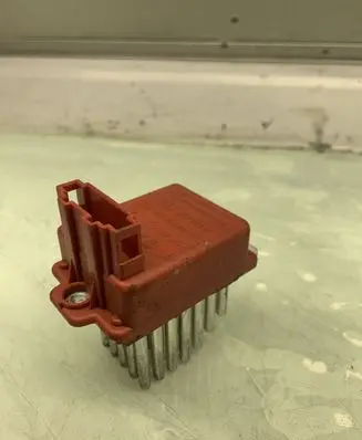 Audi TT Mk1 Heater blower motor/fan resistor 1J0907521
