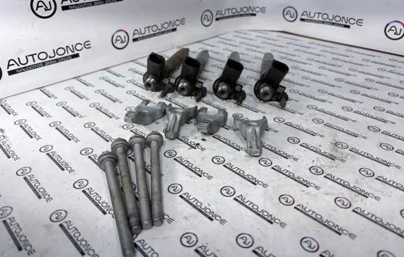BMW 3 E90 E91 Fuel injector 7805428