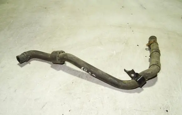 Coolant pipe/hose