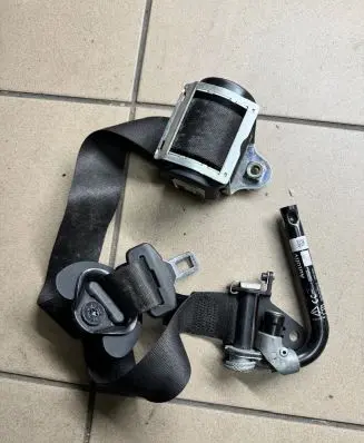 BMW 5 F10 F11 Front seatbelt 610126200B 110113