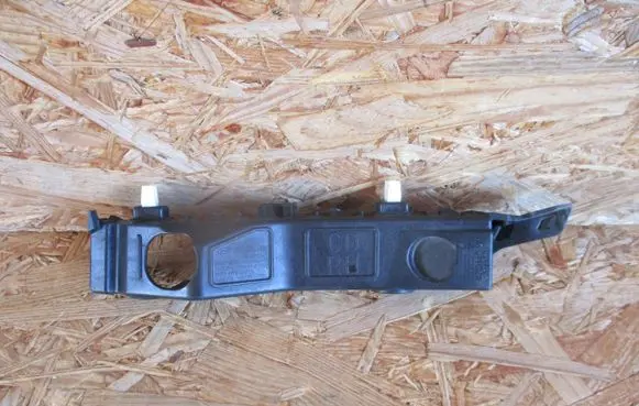 KIA Ceed Front bumper mounting bracket 86514-J7000