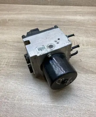 Volkswagen PASSAT B6 ABS Pump 3C0614109T