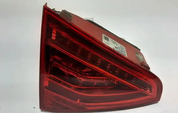 Audi A5 8T 8F Tailgate rear/tail lights 8T0945093C