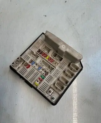 Renault Megane II Fuse module 8200481867
