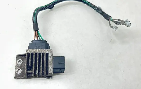 Nissan Navara D23 Glow plug pre-heat relay 271203982R 00439164 19283