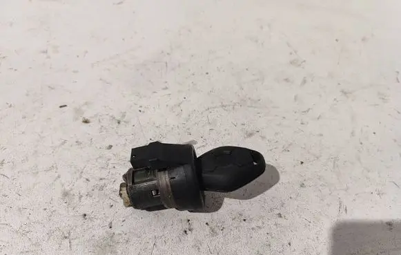 BMW 5 E39 Ignition lock 6135-8363099