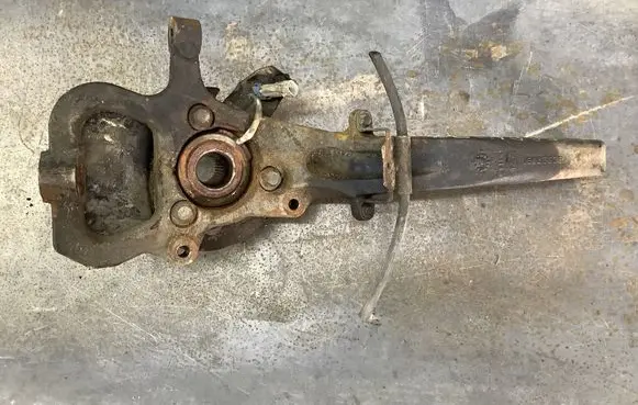 Cadillac SRX Front wheel hub spindle knuckle 18063938