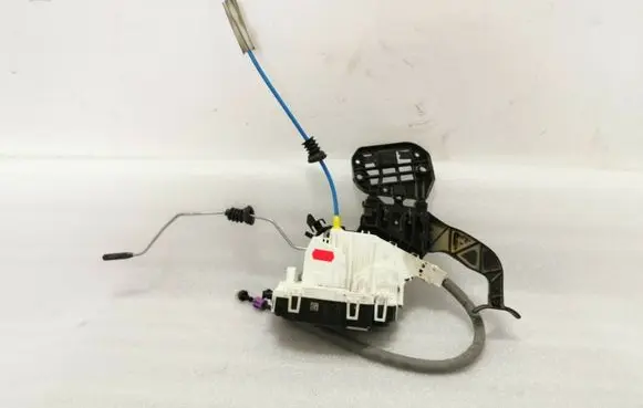 Mercedes-Benz B W246 W242 Front door lock A1667200435