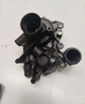 Peugeot 3008 II Water pump Z16001023