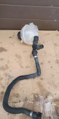 Opel Grandland X Coolant expansion tank/reservoir 9678514680