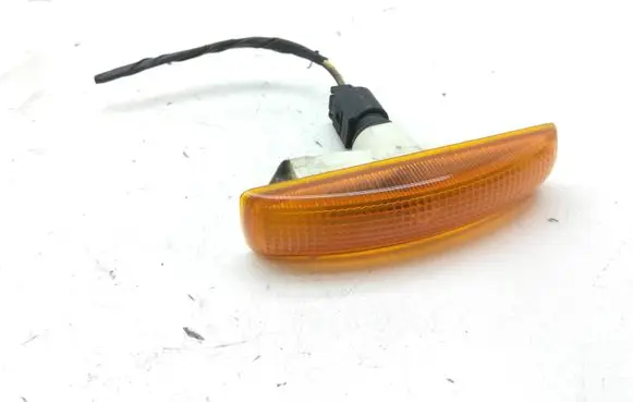 Land Rover Freelander 2 - LR2 Front fender indicator light