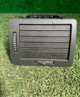 Skoda Fabia Mk1 (6Y) Dashboard side air vent grill/cover trim 6Y0819702