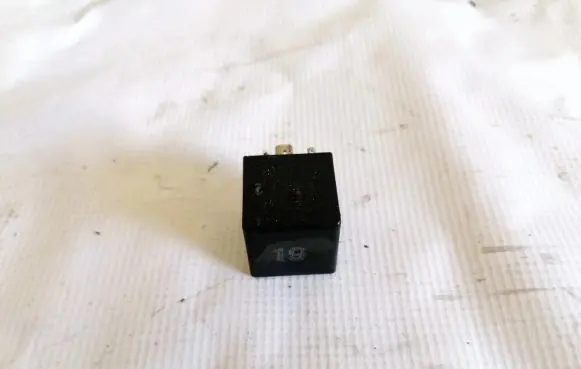 Volkswagen Transporter - Caravelle T4 Other relay 191955531