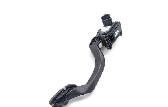 Peugeot 5008 II Accelerator throttle pedal 9820641280