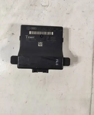 Volkswagen Golf V Gateway control module 1K0907530E 1K0907951