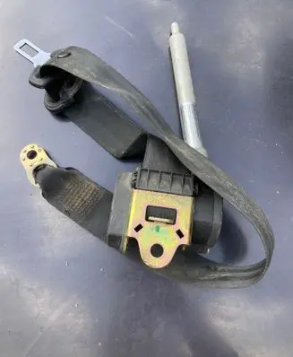 Audi A4 S4 B5 8D Front seatbelt AK5053211 040062