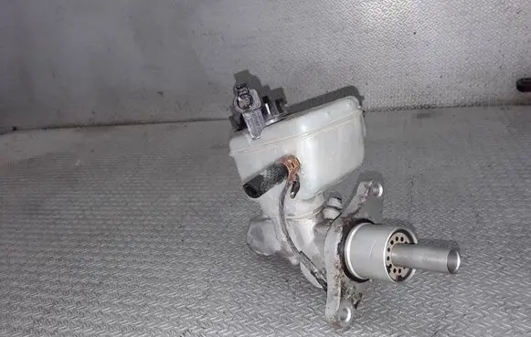 Skoda Octavia Mk2 (1Z) Master brake cylinder 1K1611301C