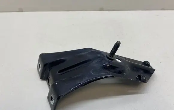 Volkswagen Golf VI Fender mounting bracket 5K6821135