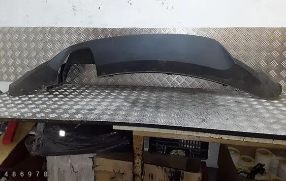 Front bumper lip