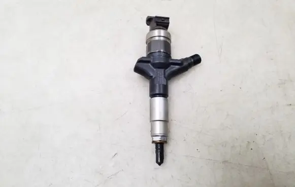 Subaru Outback Fuel injector 16613AA030