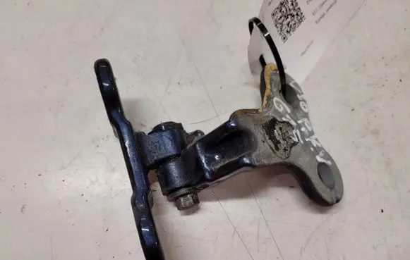 Volvo V50 Front door upper hinge 30715354