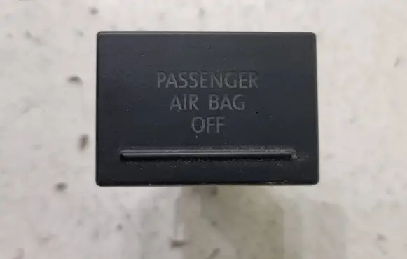 Volkswagen Touareg I Passenger airbag on/off switch 7L6919235B 31709