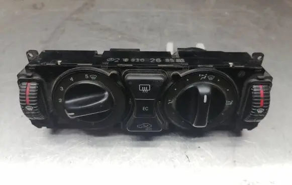 Mercedes-Benz CLK A208 C208 Climate control unit 2108302685