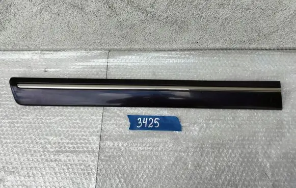 Mercedes-Benz E W210 Front door trim (molding) A2106900682
