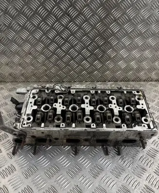 Volkswagen PASSAT B8 Engine head 04L103064C