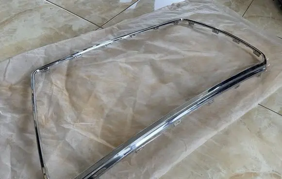 Front bumper upper radiator grill
