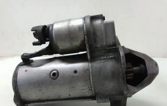 Audi A4 S4 B5 8D Starter motor 068911024E