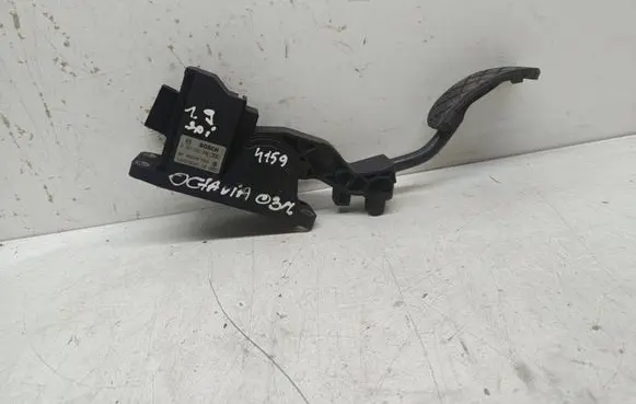 Skoda Octavia Mk1 (1U) Accelerator throttle pedal 0281002346 1J2721503H 881500038YB3