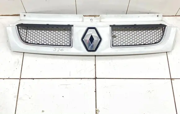 Renault Trafic II (X83) Front bumper upper radiator grill 8200204450 91165273