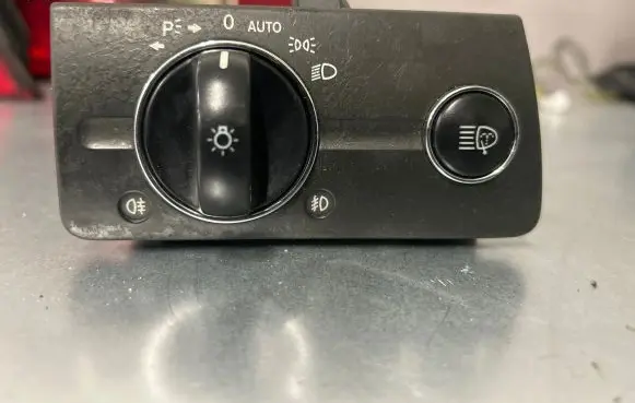 Mercedes-Benz E W211 Light switch 2115450104 04056000