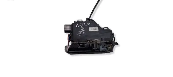 Skoda Octavia Mk1 (1U) Front door lock 6X1837013H
