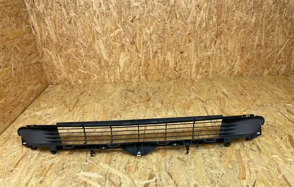 Front bumper lower grill
