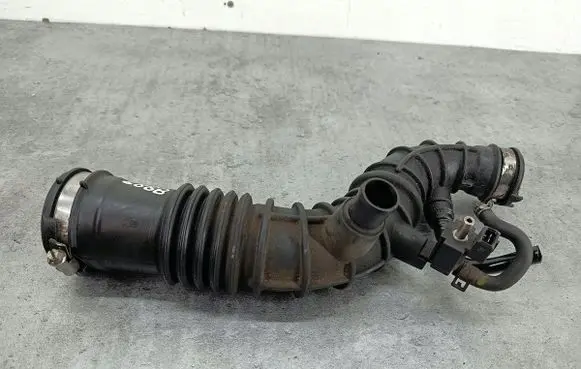 Renault Megane III Breather/breather pipe/hose 165761904R