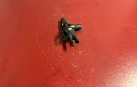 BMW X6 G06 Fuel tank valve 7643106