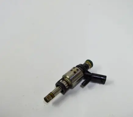 Audi A6 S6 C7 4G Fuel injector 06L906036K
