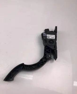 Volvo V40 Accelerator throttle pedal 31280597