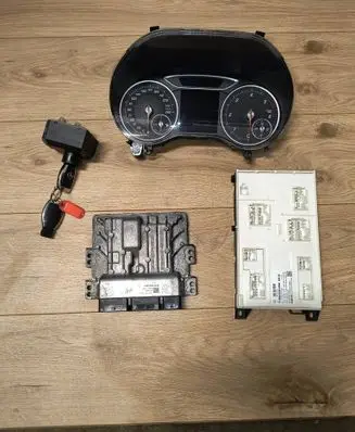 Mercedes-Benz B W246 W242 Engine ECU kit and lock set A6079002300 A2C99155200 A6079012100
