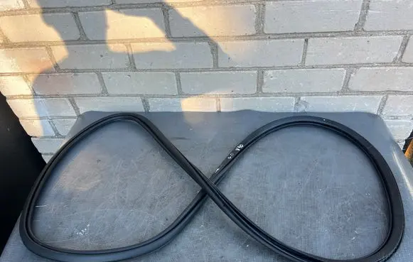 Volvo S90, V90 Rubber seal rear door 31371773